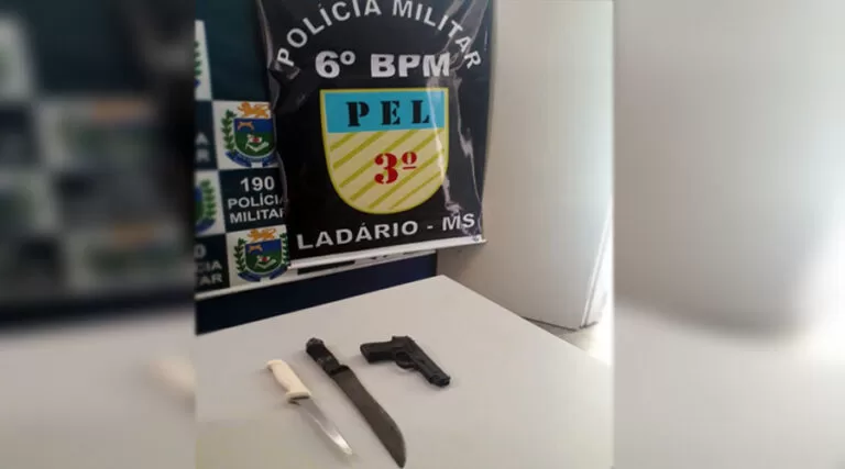 Alunos são flagrados com facas dentro de mochila em escola de Corumbá