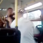 Briga generalizada dentro de ônibus assusta passageiros na parte alta de Corumbá | Vídeo