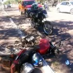 Colisão entre motocicletas na Avenida Rio Branco deixa uma pessoa ferida