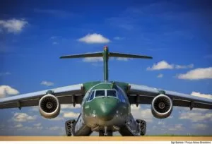 Leia mais sobre o artigo Maior aeronave militar feita no Brasil entra em fase final de testes