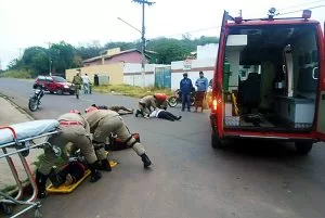 Leia mais sobre o artigo Três pessoas ficam feridas em colisão entre bicicleta e moto no bairro NSª de Fátima