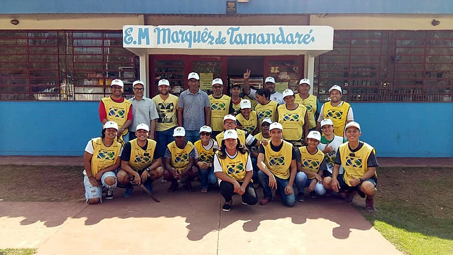 No momento, você está visualizando Ação do Projeto Mãos que Ajudam realiza manutenção em escola municipal de Ladário