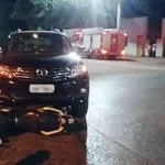 Duas pessoas ficam feridas em colisão entre carro e moto