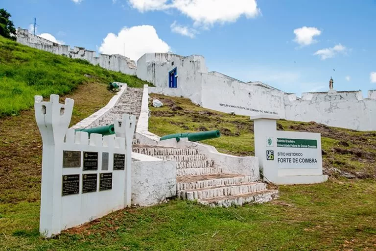 Almir Sater se apresenta no Forte Coimbra em Corumbá no dia 20 de setembro, na celebração dos 250 anos do monumento histórico.