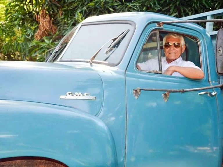 Idoso morre atropelado pela própria caminhonete ao abrir porteira em MS