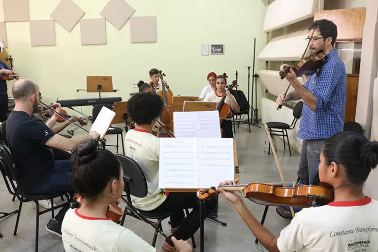 Instituto Moinho Cultural abre vagas gratuitas para oficinas de música