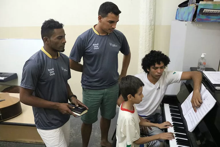 Educadores de instituição no Maranhão conhecem projeto Moinho Cultural