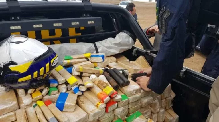 Quase meia tonelada de pasta base que saiu do MS é apreendida no Sul