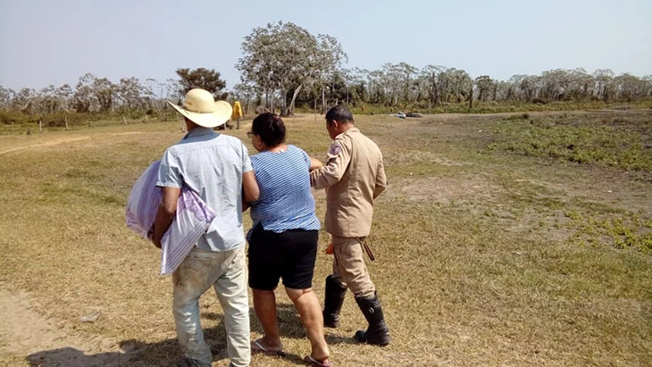 No momento, você está visualizando Ribeirinha é resgatada por militares do Corpo de Bombeiros na região do Taquari