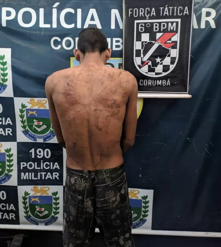 Vítima tem celular roubado em ponto de ônibus no bairro Popular Velha