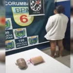 Flagrada comercializando entorpecentes, mulher é presa pela PM no Cristo Redentor