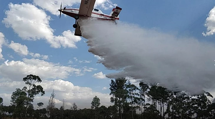 Você está visualizando atualmente Imasul acerta locação de aeronaves para futuro combate a incêndios no Pantanal