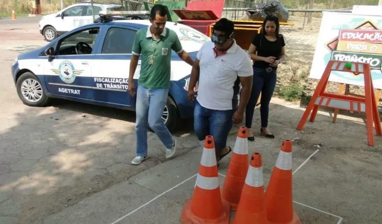 Motoristas estrangeiros participam de ação educativa do Detran e Agetrat