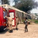 Jovem é socorrido pelos bombeiros após ser baleado durante festa em fazenda no Pantanal