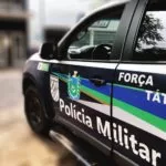 Após colisão motorista é preso por embriaguez e porte de drogas