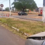 Cadeirante fica ferida em colisão entre automóveis no centro