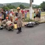 Motociclista e passageira ficam feridos em colisão entre duas motos no Centro América