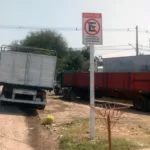 Carretas estacionadas em local proibido são apreendidas pela Agetrat