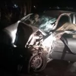 Colisão entre carro e caminhão deixa motorista gravemente ferido