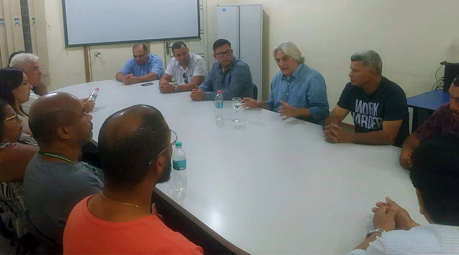 Você está visualizando atualmente Em sua primeira agenda política pelo PTB, Delcídio participa de reuniões em Corumbá e Ladário