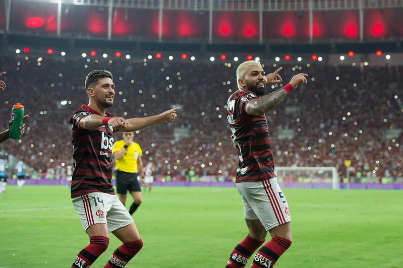 Você está visualizando atualmente Flamengo “atropela” Grêmio no Maracanã e garante vaga para final da Libertadores