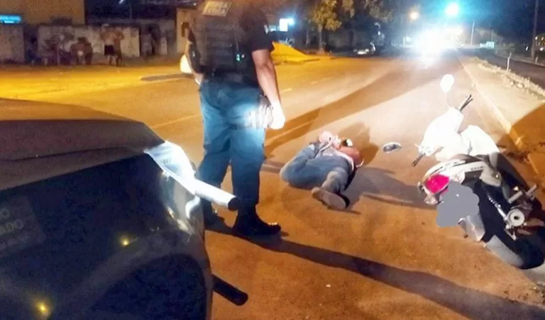 Motocicleta roubada é rastreada por GPS e preso quando empurrava veículo