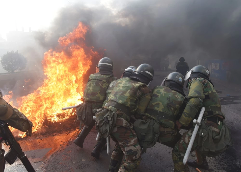 Leia mais sobre o artigo Comissão relata 23 mortes em quase um mês de protestos na Bolívia