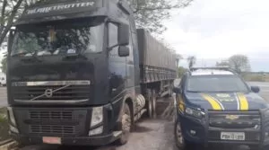 Leia mais sobre o artigo Caminhão roubado MG é recuperado pela PRF quando seguia para Bolívia
