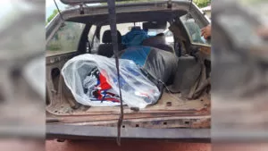 Leia mais sobre o artigo Polícia apreende carro que trafegava com três rodas na parte alta de Corumbá