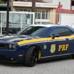 PRF passa a usar Dodge Challenger apreendido em ação contra o tráfico