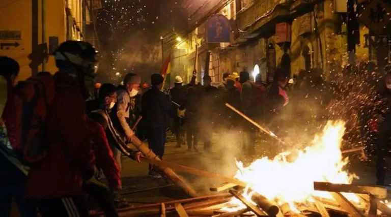 Conflito Político na Bolívia já registra 3 mortes e mais de 346 feridos