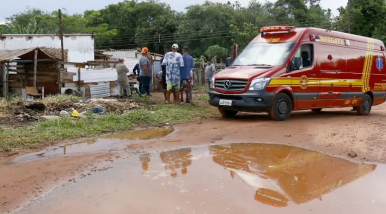 Idoso reage a assalto e fere bandido com foice
