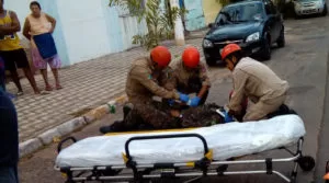 Leia mais sobre o artigo Motociclista fica ferido em colisão com carro no centro