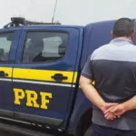 PRF cumpre mandado de prisão contra estelionatário em abordagem na BR-262