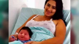 Leia mais sobre o artigo Bebê ‘fofão’ que nasceu com quase 5 kg vira atração em maternidade de MS