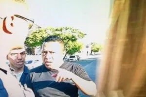 Leia mais sobre o artigo Vídeo: servidor público da prefeitura agride equipe de TV em Corumbá