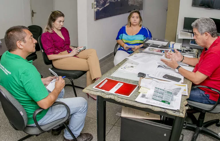 Prefeitura interdita praça onde menina de 3 anos morreu