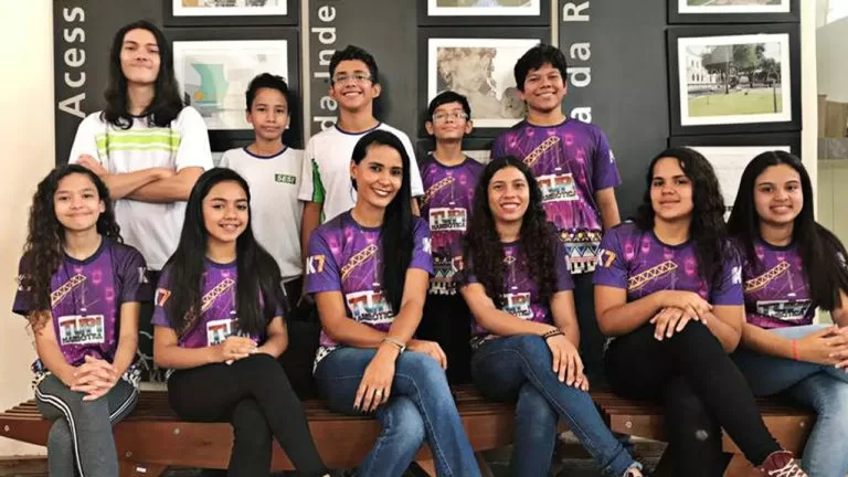 Alunos de Corumbá criam tijolo sustentável que beneficia população carente