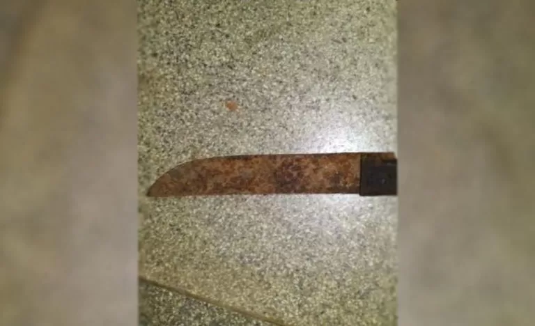 Casal é preso por torturar e arrancar testículos de vítima com facão em MS