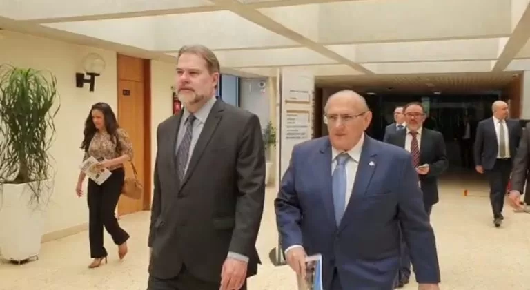 ‘É um atentado contra liberdade de imprensa’, diz Toffoli sobre execução de jornalista na fronteira