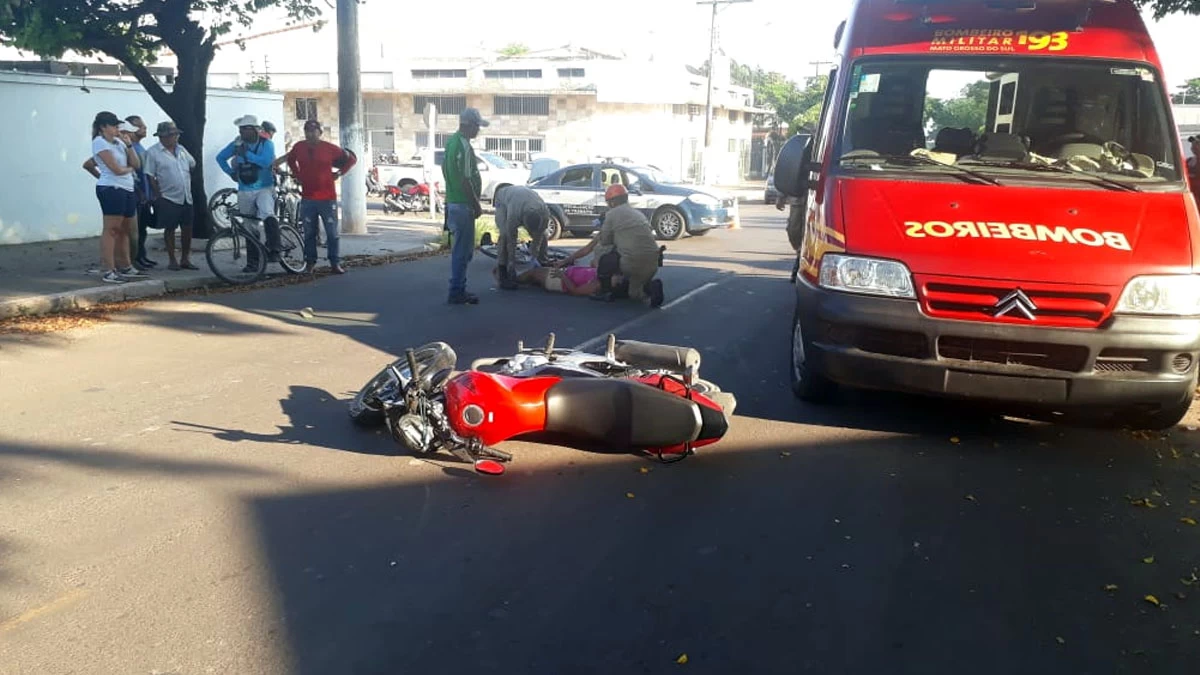 Você está visualizando atualmente Bombeiros socorrem ciclista atropelado por motocicleta