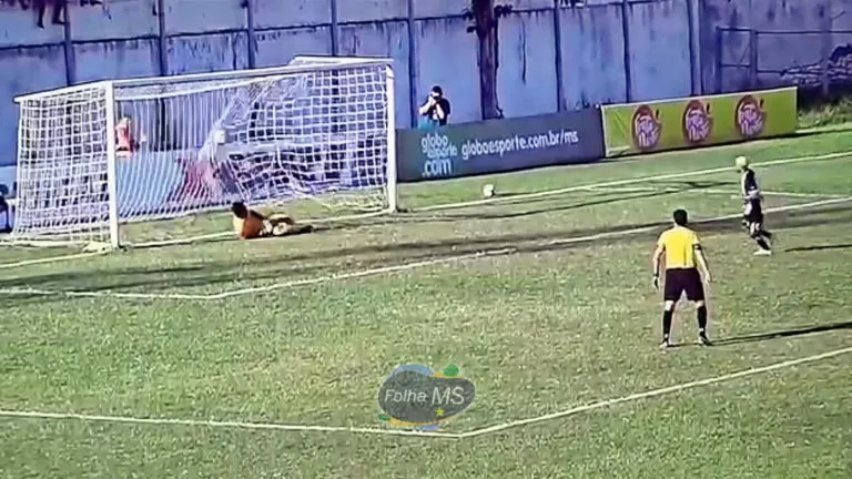 Com gol no final da partida Corumbaense vence clássico e respira no Estadual