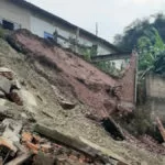 Chuva provoca deslizamento de encosta no bairro Cervejaria