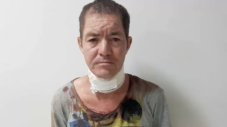 Após matar a mãe com golpes de facão, homem diz ter bebido e sofrido “apagão”
