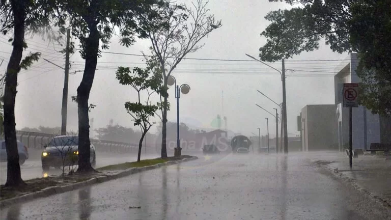 Final de semana tem novo alerta de tempestades e ventos de até 70Km em MS