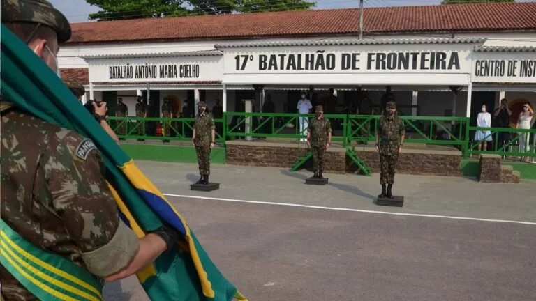 Quartel de Portas Abertas em Corumbá oferece serviços gratuitos, atrações culturais e exposição de equipamentos militares.