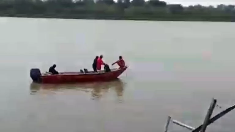 Bombeiros buscam por jovem que desapareceu de embarcação na Baía do Tuiuiú