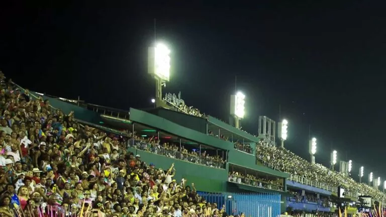 Liesa decide adiar desfiles das escolas de samba no Rio