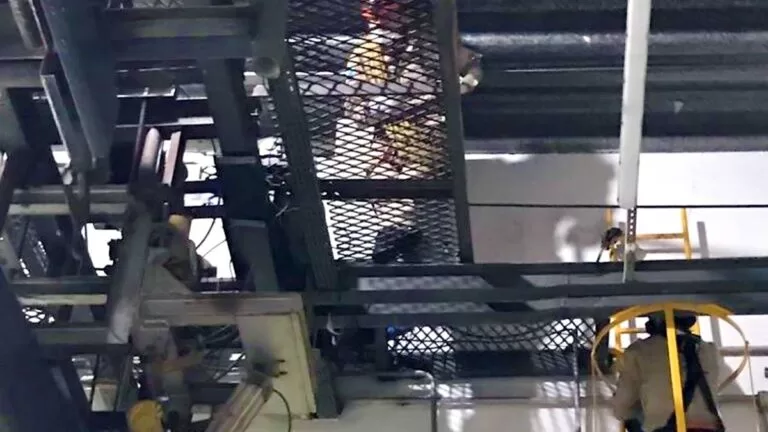 Funcionário de frigorífico é encontrado morto em área de abate