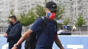 Leia mais sobre o artigo Neymar e mais três jogadores do PSG testam positivo para Covid-19